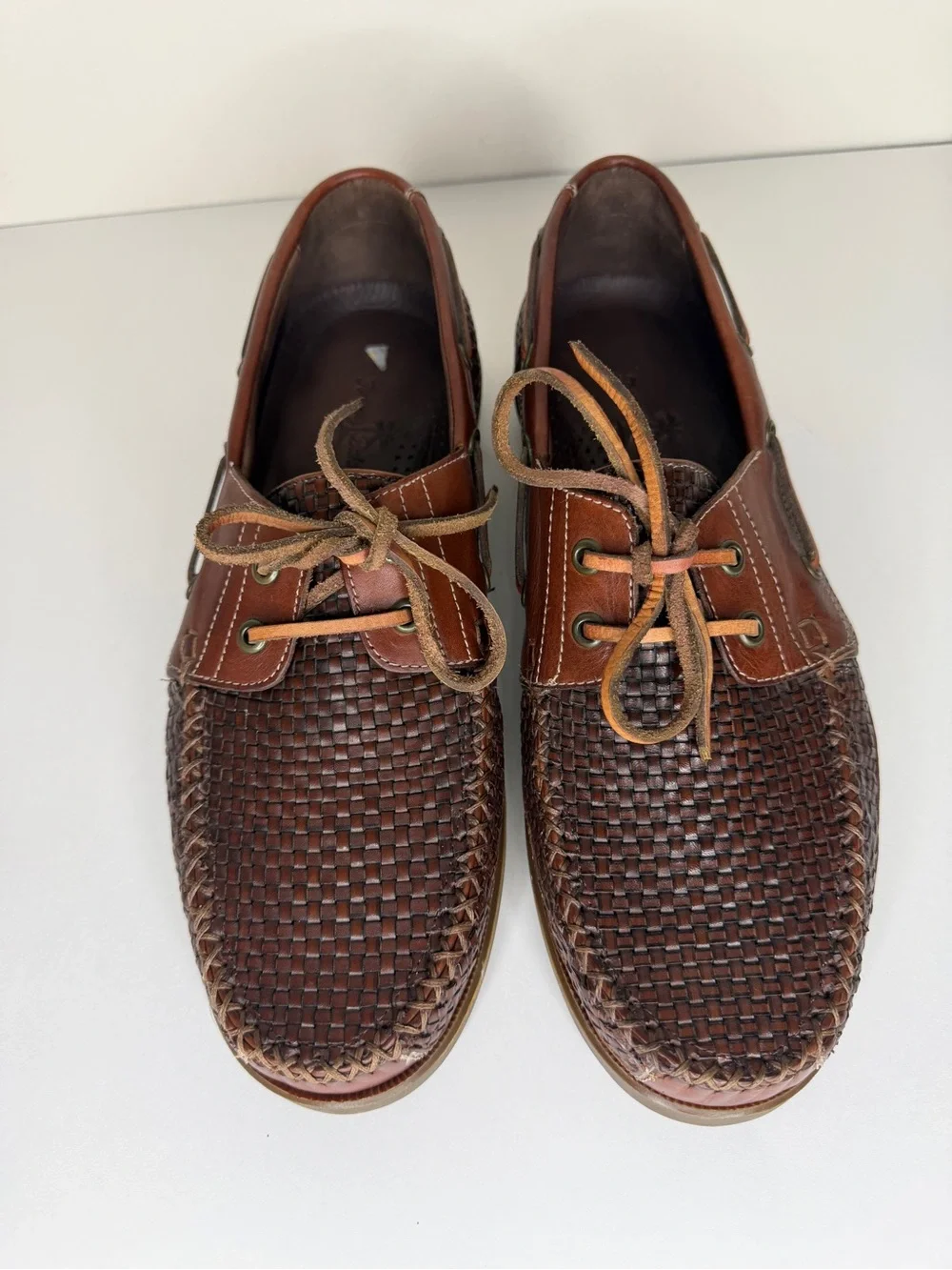 Tommy Bahama Brown Woven Leather Boat Shoes men size 11D casual lace up